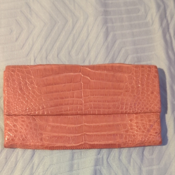 Elegant Pink Crocodile-Embossed Clutch - Picture 1 of 8